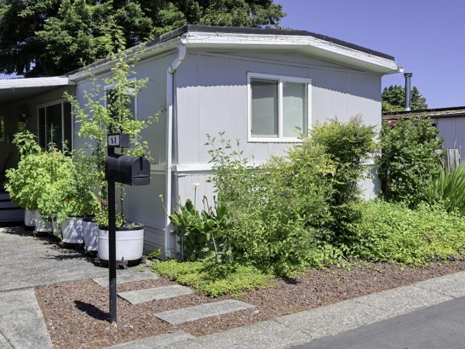 home exterior with mailbox